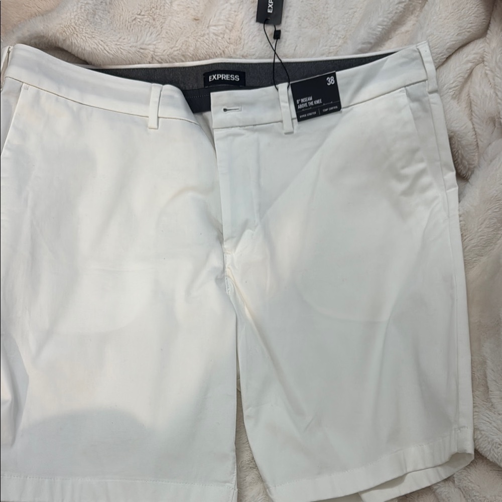 Express men's 38 Classic White Bermudas